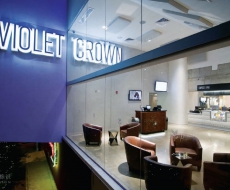 美国紫色皇冠电影院丨国外标识欣赏